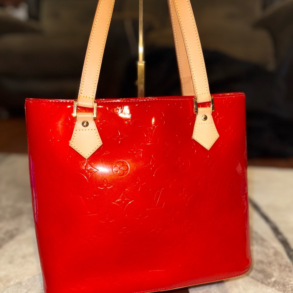 Louis Vuitton Lockit PM – Red Monogram Vernis Patent Leather